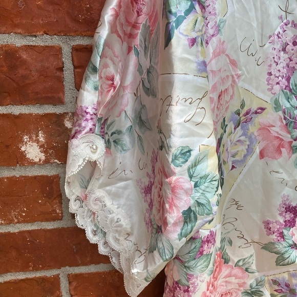 Vintage XL Floral Lace Satin Pin Up Pajama Robe - Picture 3 of 10